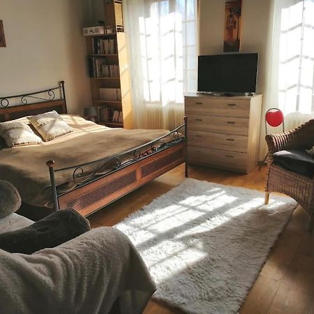 Chambres D'Hotes Chez Pierrot Et Flo Vugelles-La Mothe Luaran gambar