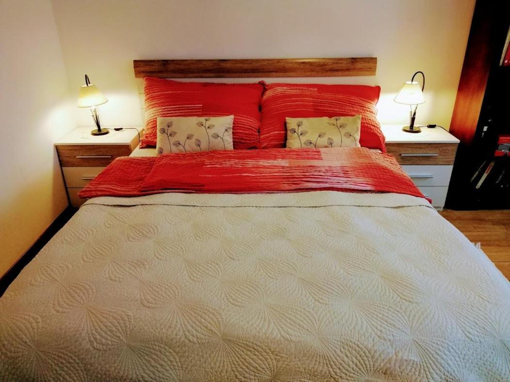 Chambres D'Hotes Chez Pierrot Et Flo Vugelles-La Mothe Luaran gambar