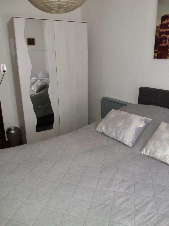 Chambres D'Hotes Chez Pierrot Et Flo Vugelles-La Mothe Luaran gambar