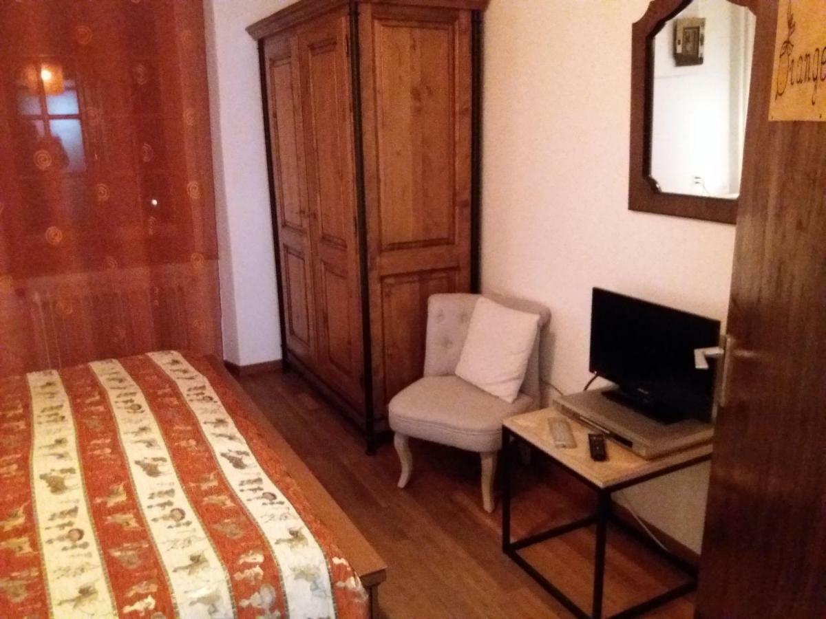 Chambres D'Hotes Chez Pierrot Et Flo Vugelles-La Mothe Luaran gambar